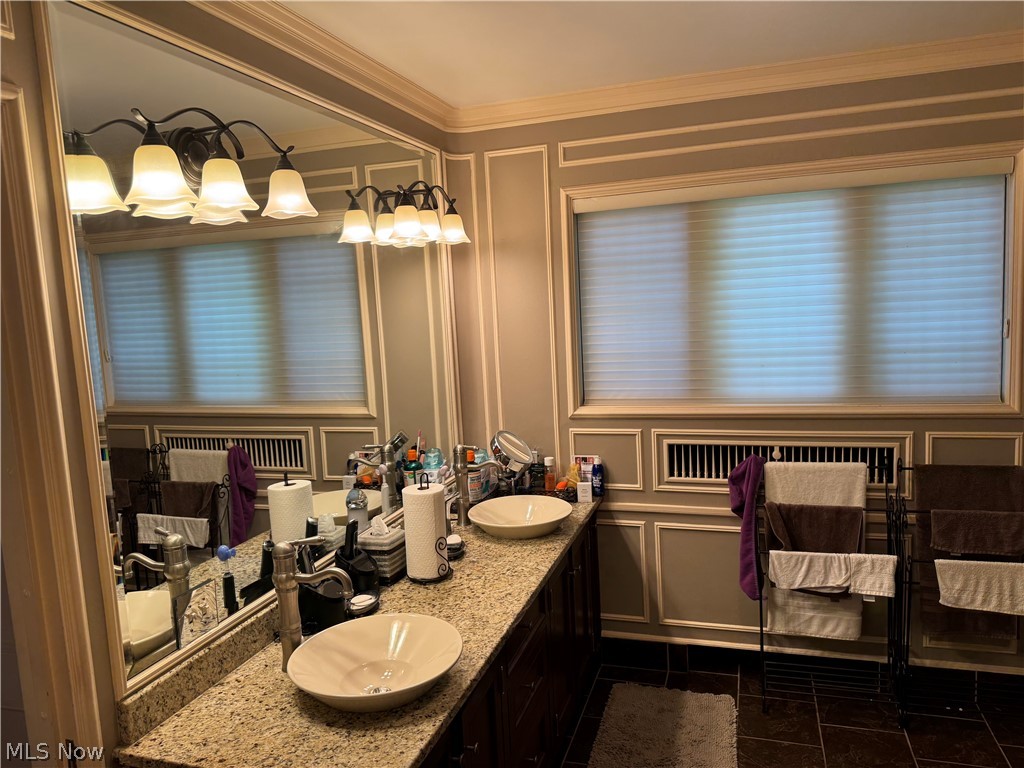1617 Sheridan Road Cleveland, OH 44121 - Photo 21 of 33