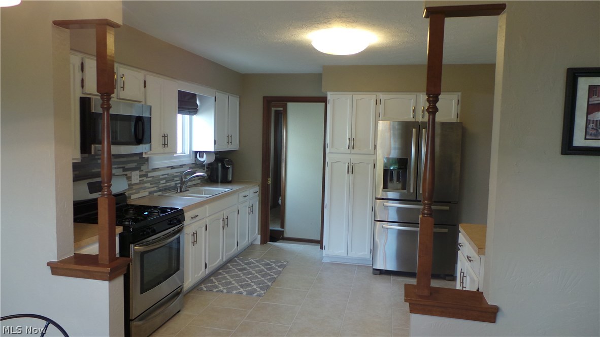421 Orchardview Road Independence, OH 44131 - Photo 9 of 25