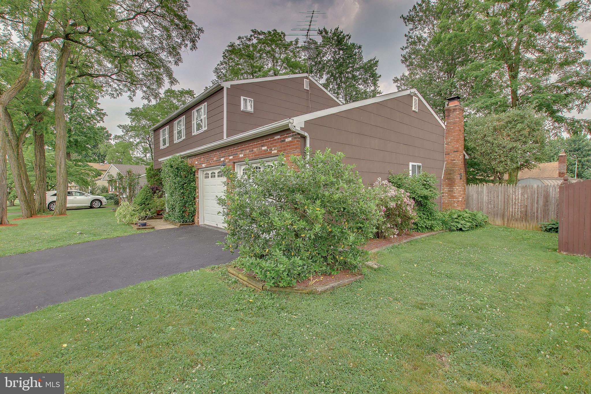 514 Elford Road Fairless Hills, PA 19030 - Photo 4 of 43 Gallery Image 4