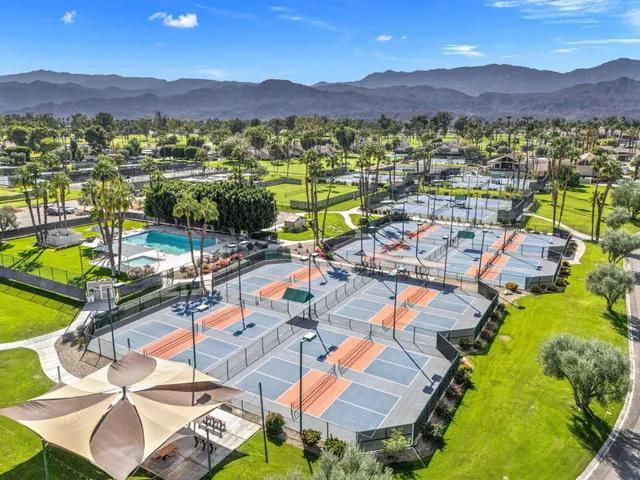 $649,999 | 147 Desert W Drive, Rancho Mirage, CA 92270