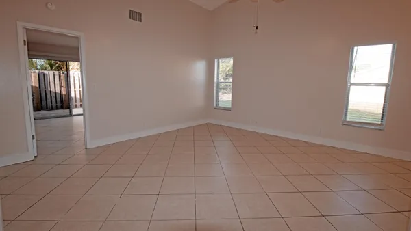 $2,000 | 7609 Southeast Hobe Terrace, Hobe Sound, FL 33455