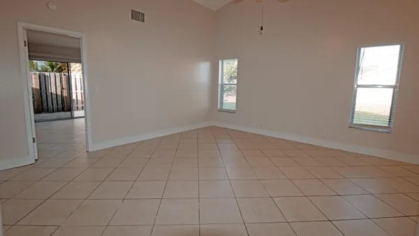 $2,000 | 7609 Southeast Hobe Terrace, Hobe Sound, FL 33455
