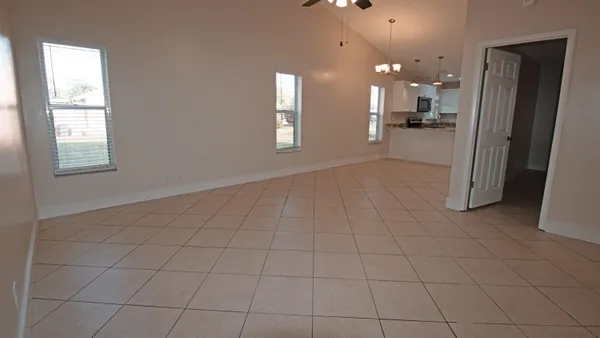$2,000 | 7609 Southeast Hobe Terrace, Hobe Sound, FL 33455