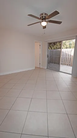 $2,000 | 7609 Southeast Hobe Terrace, Hobe Sound, FL 33455