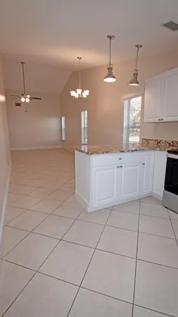 $2,000 | 7609 Southeast Hobe Terrace, Hobe Sound, FL 33455