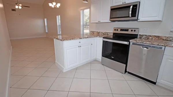 $2,000 | 7609 Southeast Hobe Terrace, Hobe Sound, FL 33455