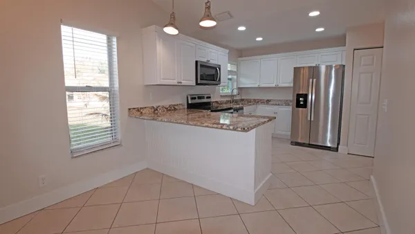 $2,000 | 7609 Southeast Hobe Terrace, Hobe Sound, FL 33455