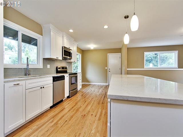 6310 Southwest Alfred Street Portland, OR 97219 - Photo 2 of 15 Gallery Image 2
