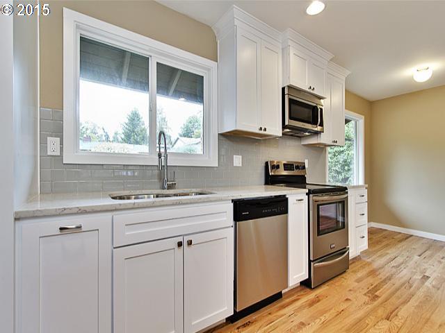 6310 Southwest Alfred Street Portland, OR 97219 - Photo 4 of 15 Gallery Image 4