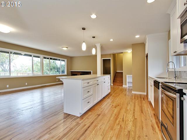 6310 Southwest Alfred Street Portland, OR 97219 - Photo 5 of 15 Gallery Image 5
