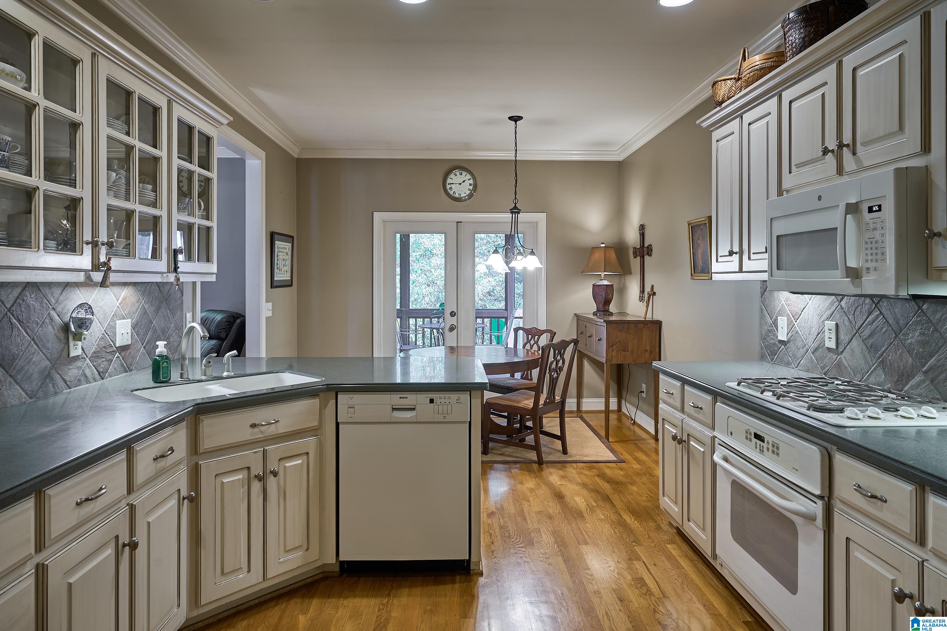 1053 Old Mill Run Leeds, AL 35094 - Photo 10 of 40