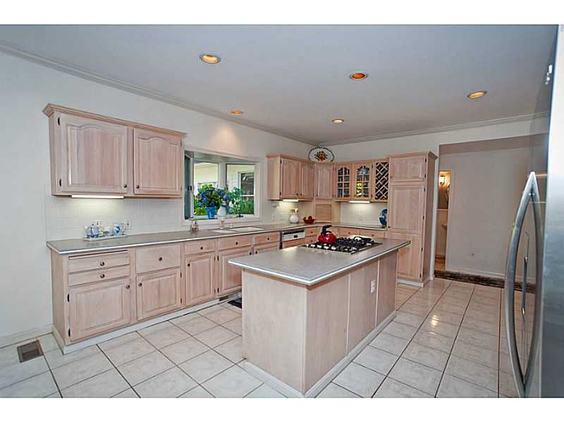 1000 High Hawk Road East Greenwich, RI 02818 - Photo 8 of 25 Kitchen.