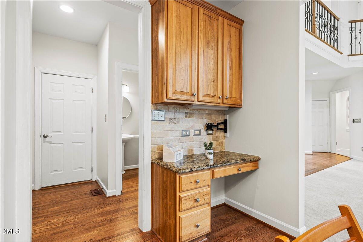 10600 Charlesgate Court Raleigh, NC 27614 - Photo 20 of 47 Chef's desk