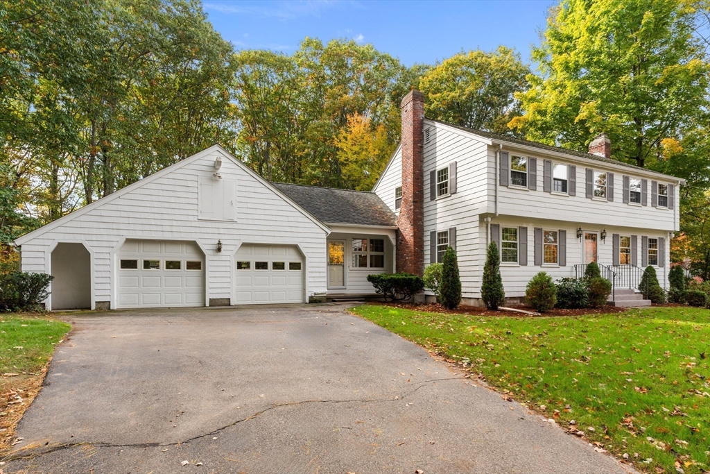 13 Conestoga Road Chelmsford, MA 01824 - Photo 2 of 37