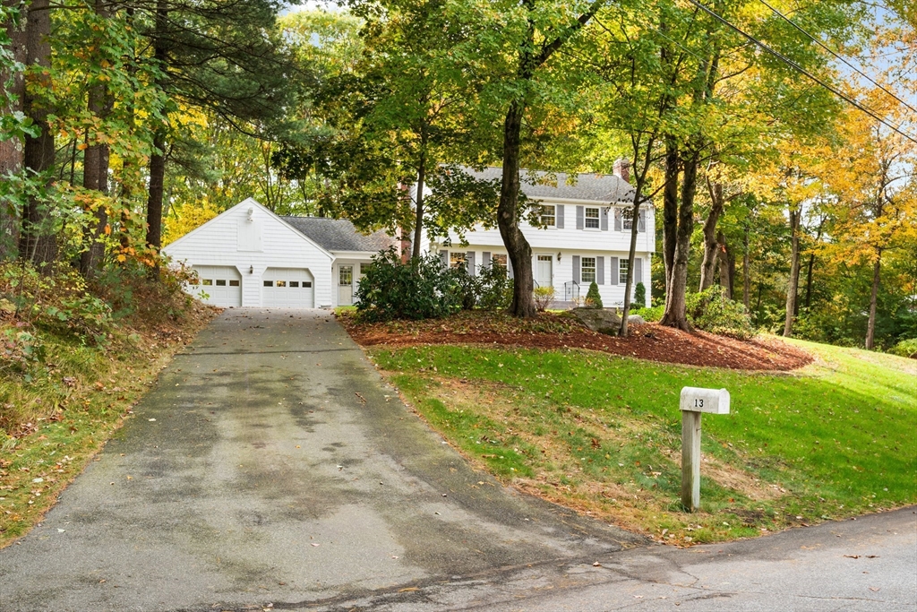 13 Conestoga Road Chelmsford, MA 01824 - Photo 3 of 37