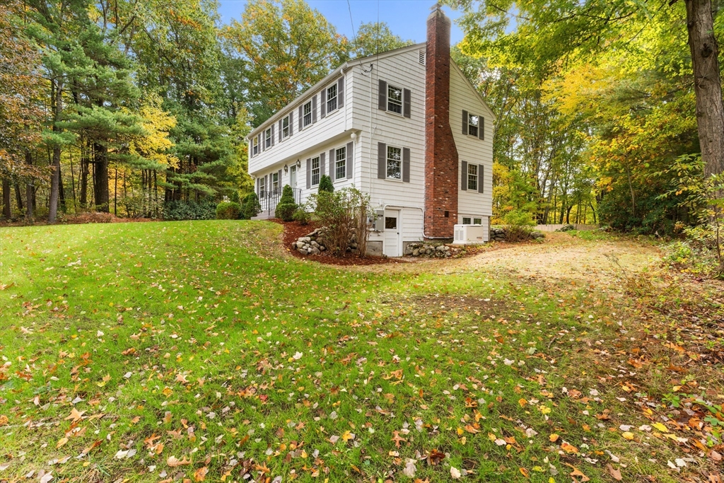 13 Conestoga Road Chelmsford, MA 01824 - Photo 4 of 37