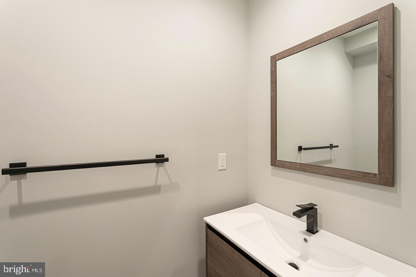 526 Brown Street, Unit 503 Philadelphia, PA 19123 - Photo 5 of 19