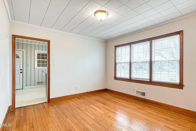 $1,800 | 629 East Main Street, Clayton, NC 27520