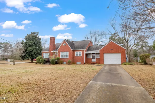 $1,800 | 629 East Main Street, Clayton, NC 27520