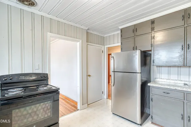 $1,800 | 629 East Main Street, Clayton, NC 27520