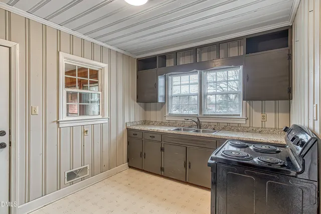 $1,800 | 629 East Main Street, Clayton, NC 27520