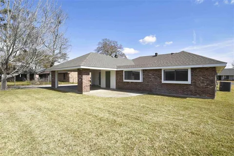 $274,900 | 4948 East St Charles Avenue, Lake Charles, LA 70605