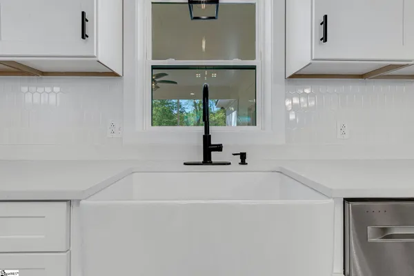 $323,000 | 181 State Rd S-30-483, Clinton, SC 29325