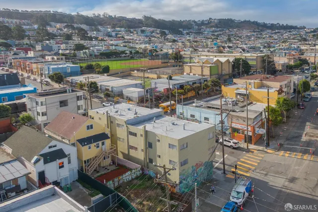 a picture of city view