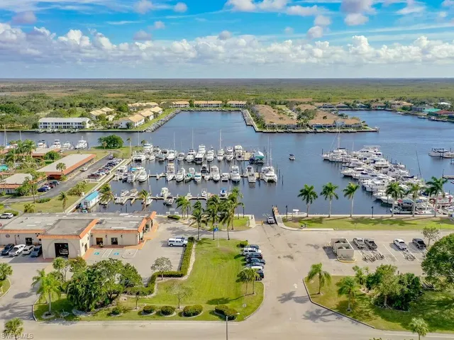 $595,000 | 249 Stella Maris Drive South, Naples, FL 34114