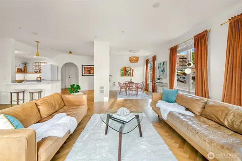$980,000 | 1134 Finnegan Way, Unit 201, Bellingham, WA 98225