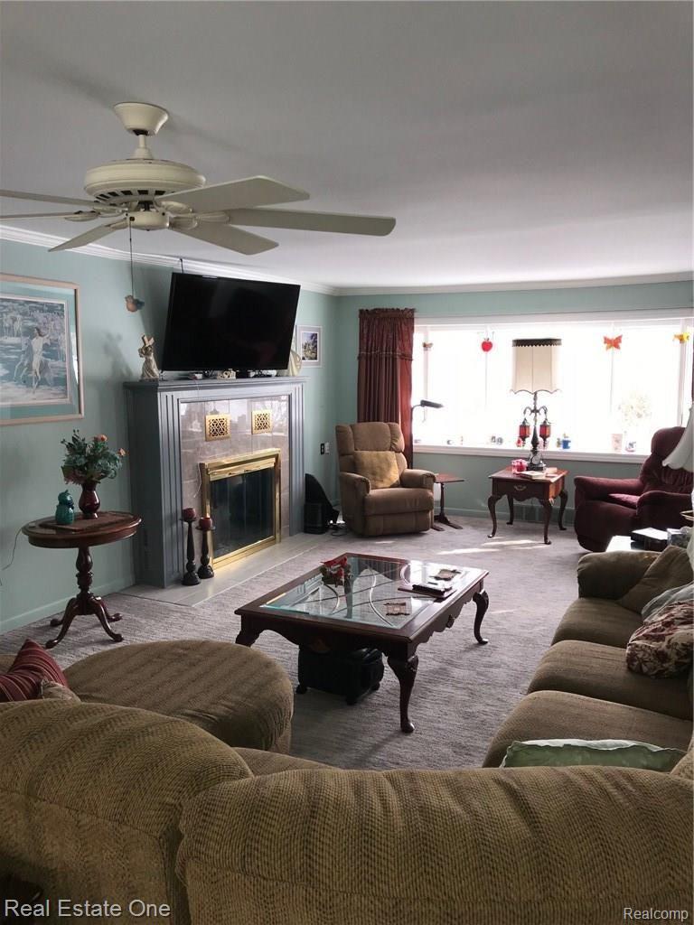 862 West South Boulevard Rochester, MI 48307 - Photo 6 of 18 IMG_3188.jpg