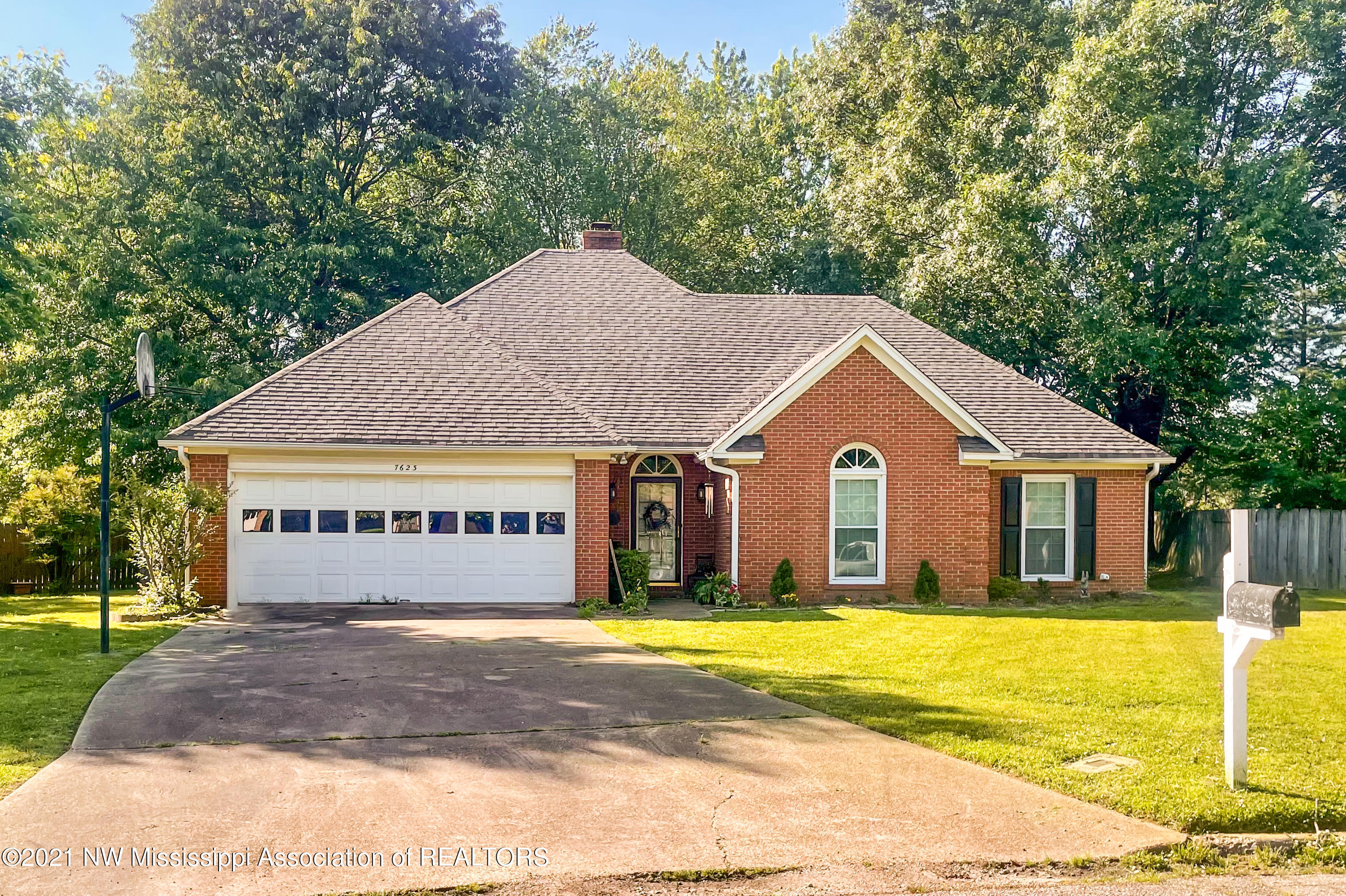 7623 Brooksberry Road Olive Branch, MS 38654 - Photo 1 of 21 Front