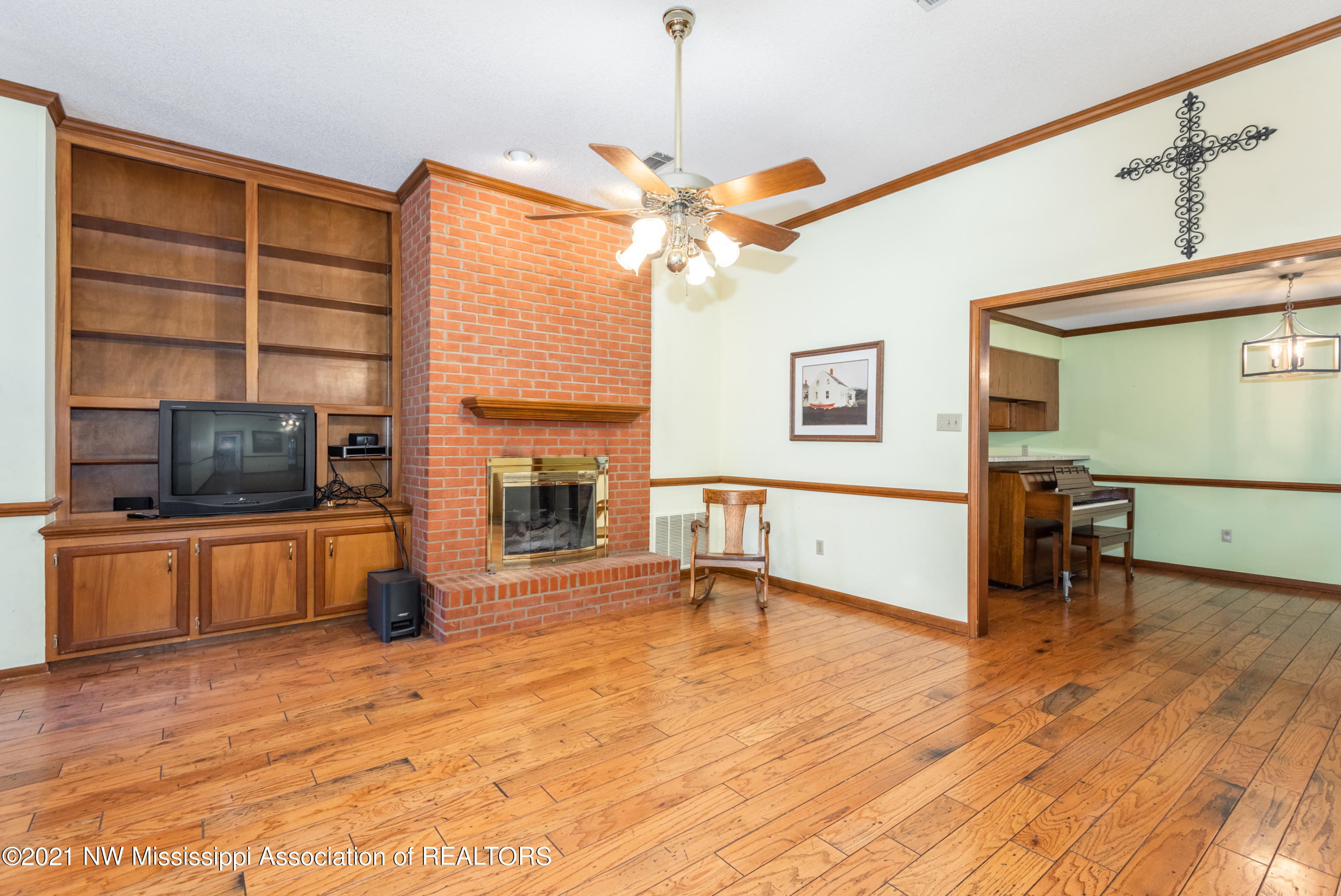 7623 Brooksberry Road Olive Branch, MS 38654 - Photo 3 of 21 Living Room