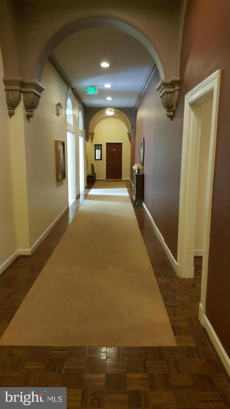5712 Roland Avenue, Unit 2G Baltimore, MD 21210 - Photo 3 of 10 Corridor