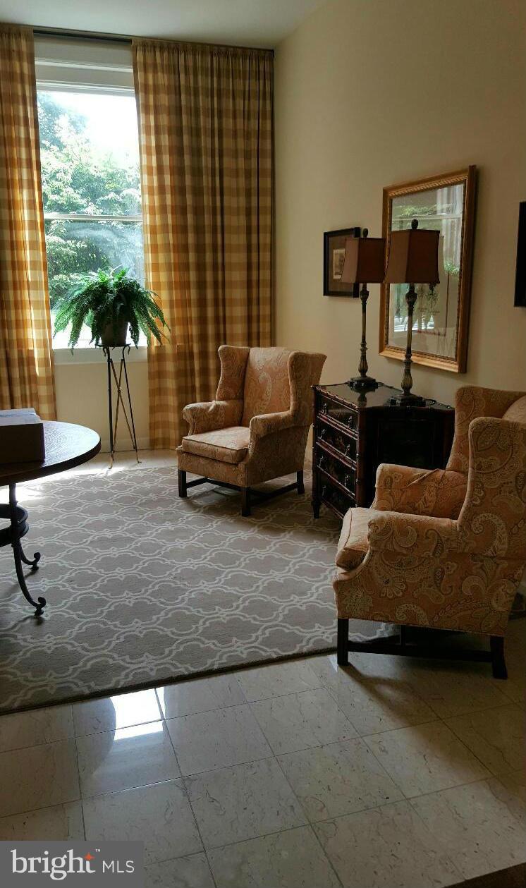 5712 Roland Avenue, Unit 2G Baltimore, MD 21210 - Photo 6 of 10 Living Room 3
