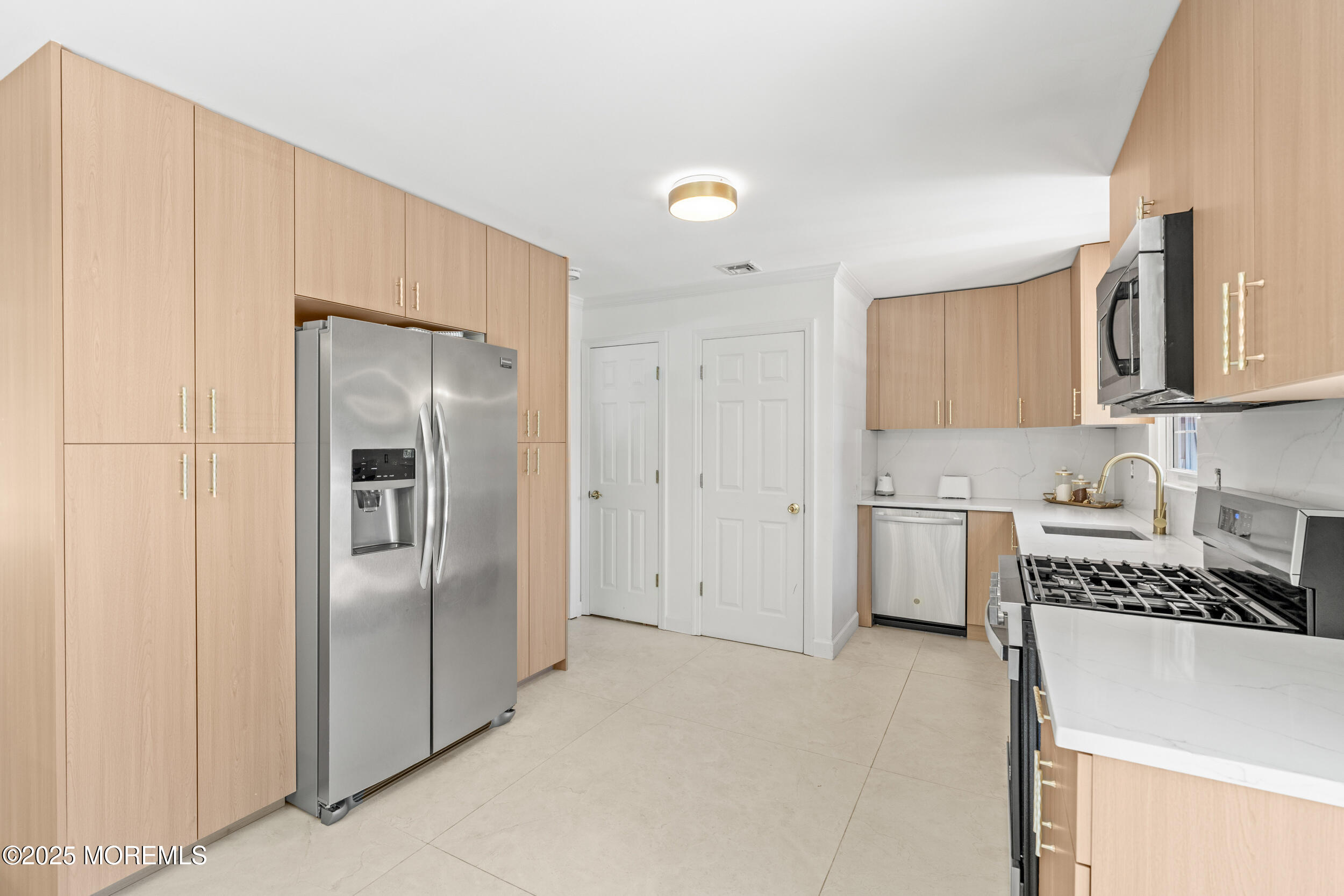 26 Hilltop Road West Long Branch, NJ 07764 - Photo 6 of 26 017