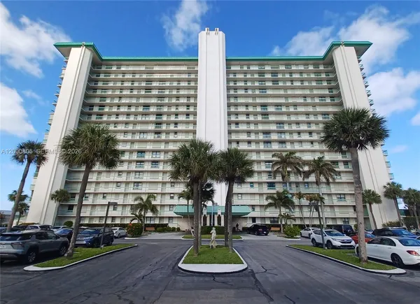 $2,000 | 9900 South Ocean Drive, Unit 106, Jensen Beach, FL 34957