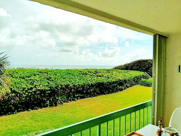 $2,000 | 9900 South Ocean Drive, Unit 106, Jensen Beach, FL 34957