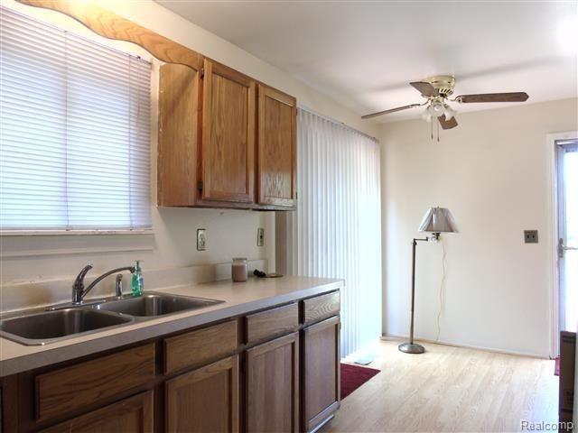 2381 Ravinewood Ypsilanti, MI 48198 - Photo 16 of 38