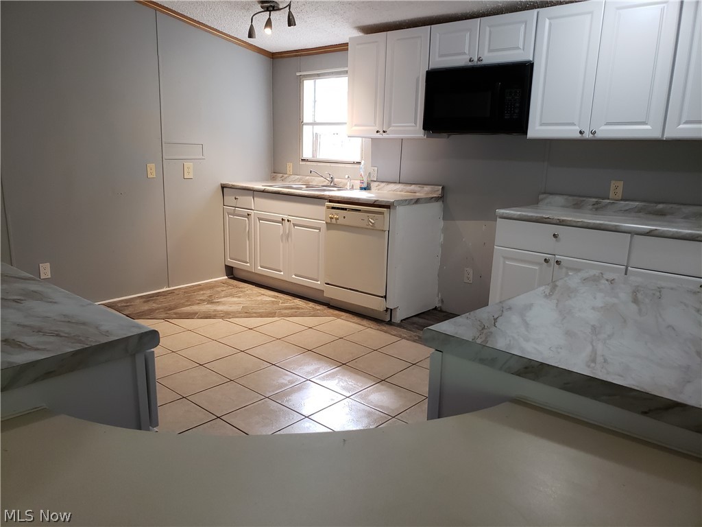2406 Atkins Road Geneva, OH 44041 - Photo 24 of 35 Kitchen