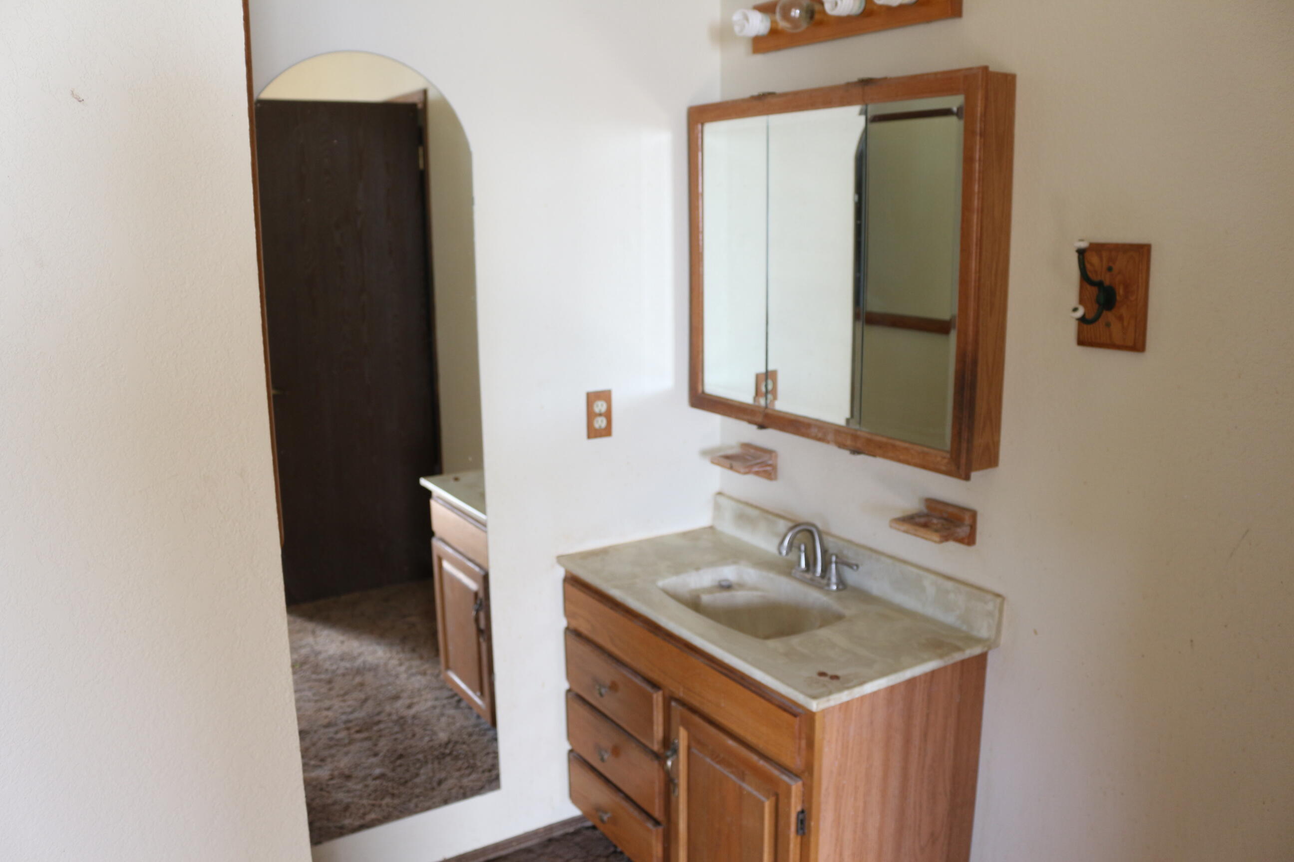 21754 Barnes Ranch Road Cottonwood, CA 96022 - Photo 27 of 42 Sink in Master