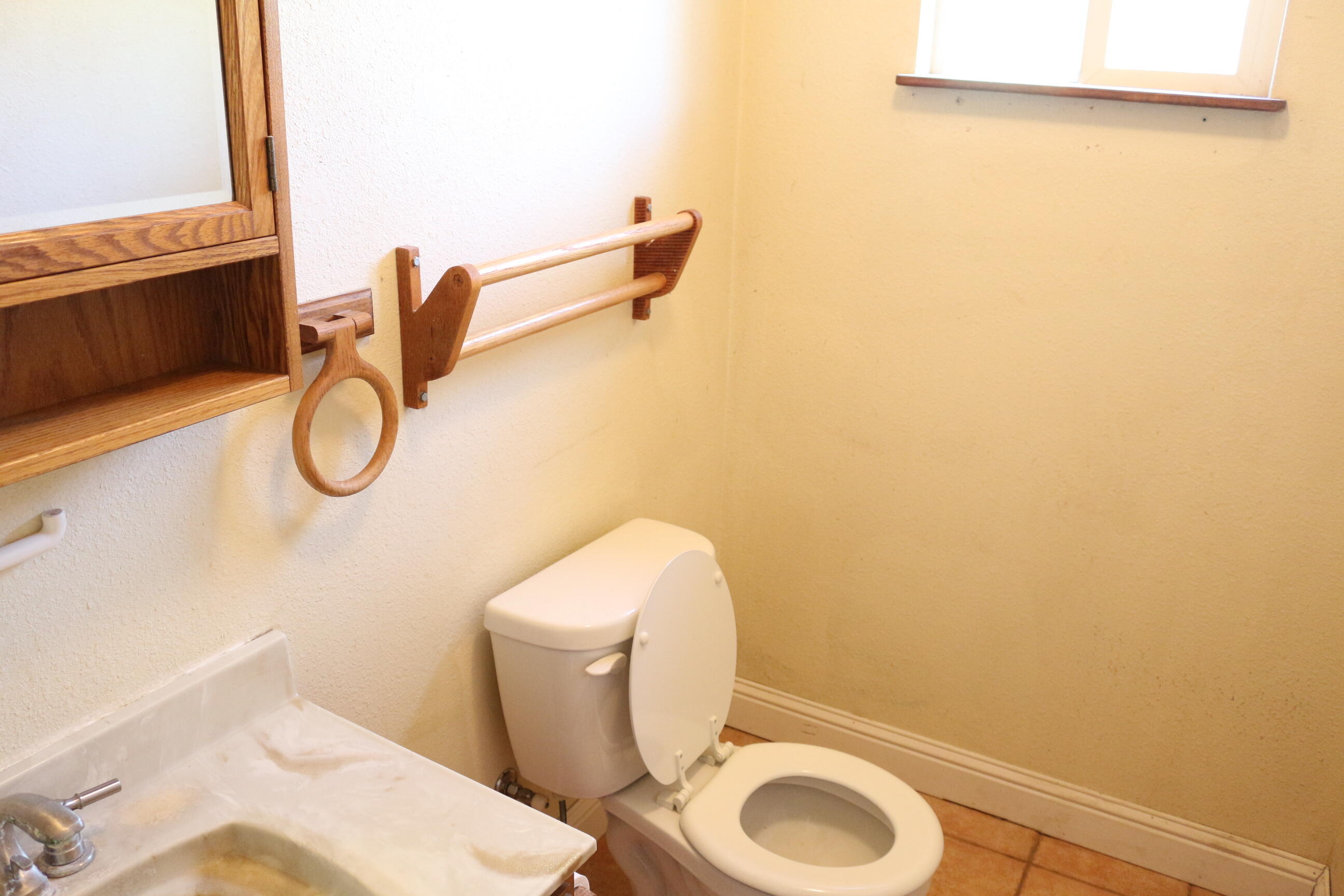 21754 Barnes Ranch Road Cottonwood, CA 96022 - Photo 35 of 42 Half Bath