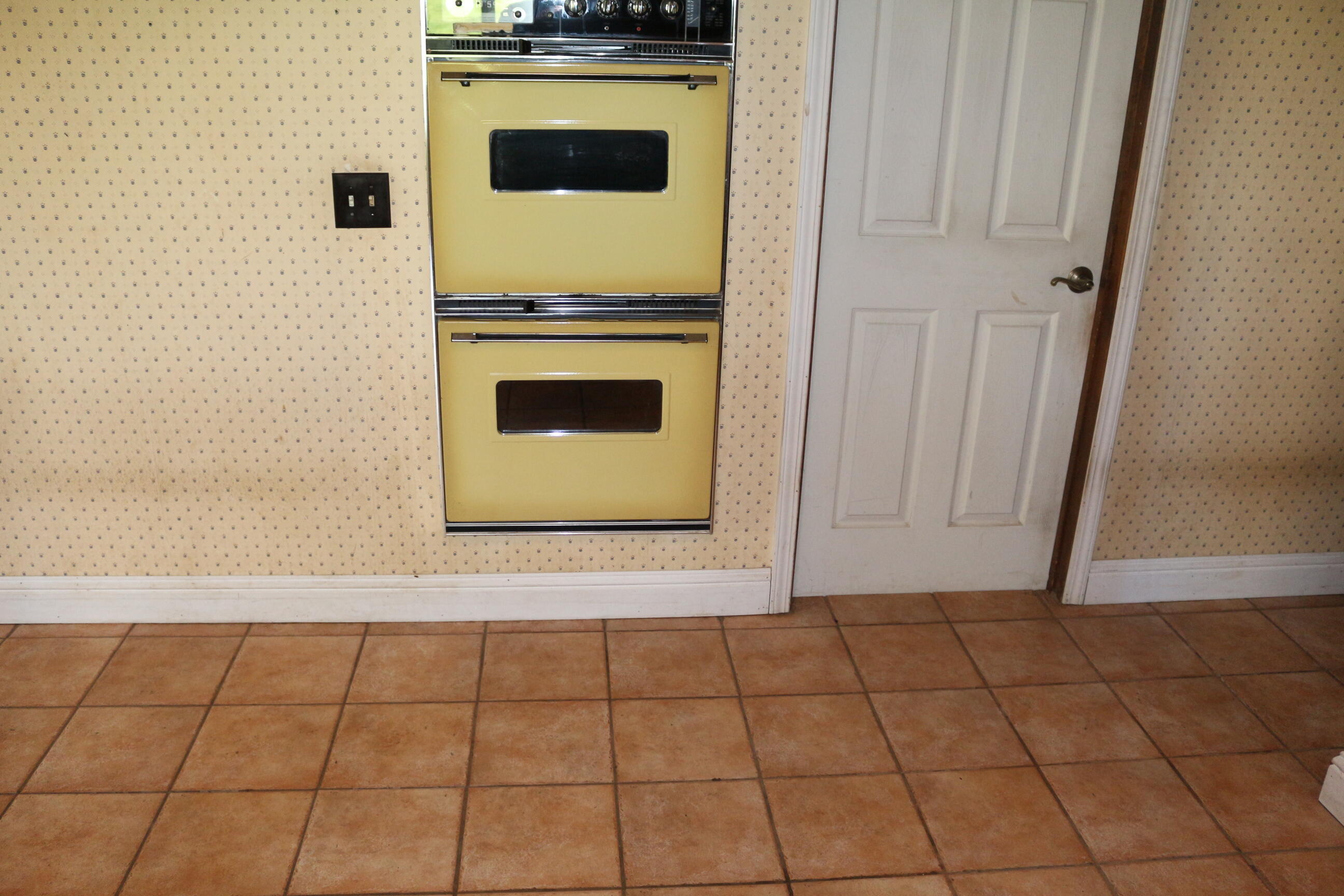 21754 Barnes Ranch Road Cottonwood, CA 96022 - Photo 9 of 42 Older Dbl Ovens