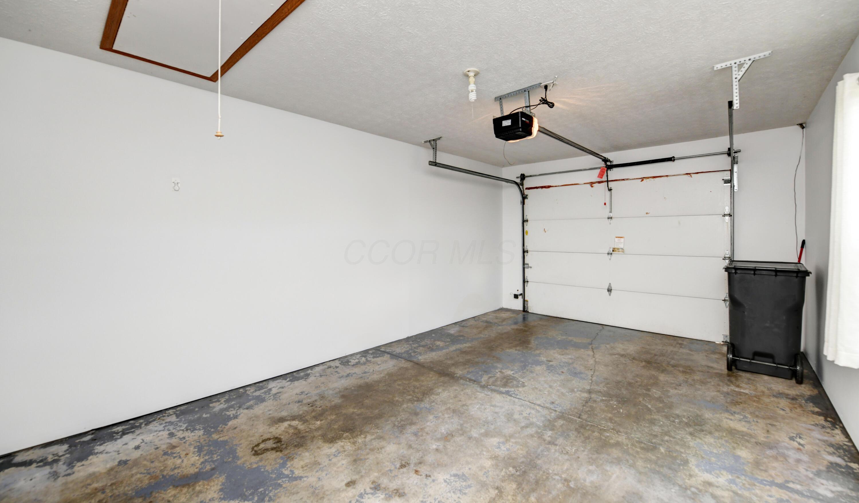 279 Goose Pond Road, Unit D Newark, OH 43055 - Photo 31 of 32 Garage (2)