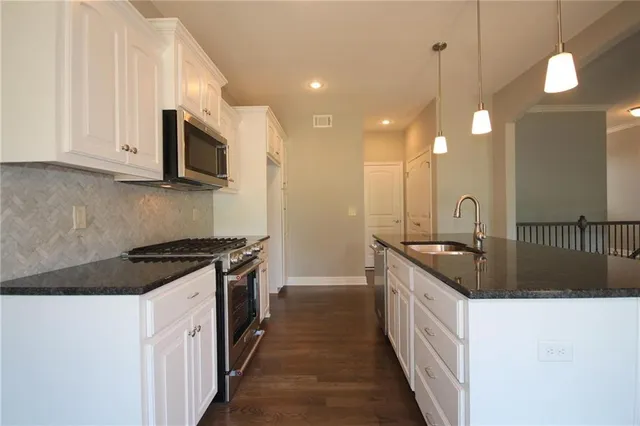 $520,440 | 11440 North Auburndale Circle, Kansas City, MO 64157