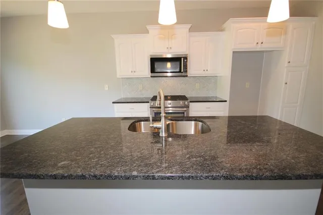 $520,440 | 11440 North Auburndale Circle, Kansas City, MO 64157