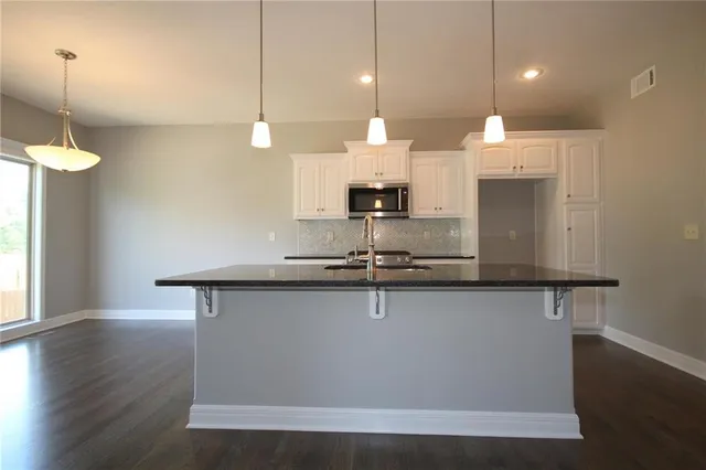 $520,440 | 11440 North Auburndale Circle, Kansas City, MO 64157