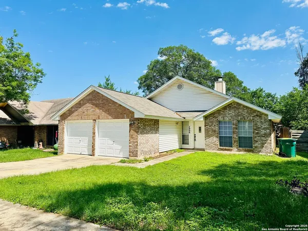 $1,450 | 7906 Forest Ranch, Live Oak, TX 78233