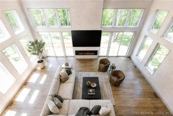 $1,175,000 | 5 Antler Point, Linn Creek, MO 65052