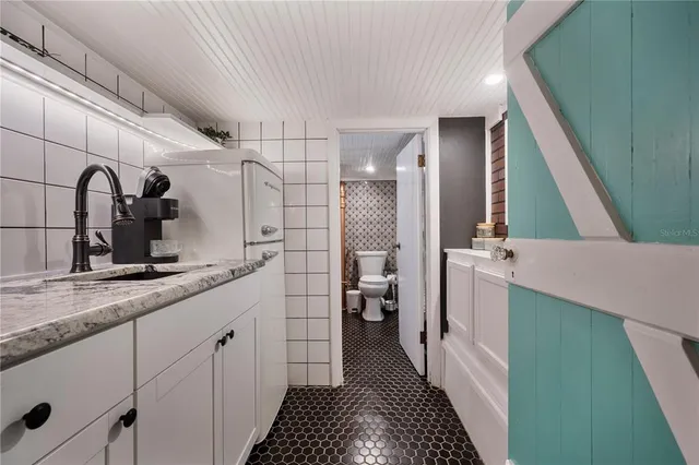 $975,000 | 2214 Coventry Avenue, Lakeland, FL 33803